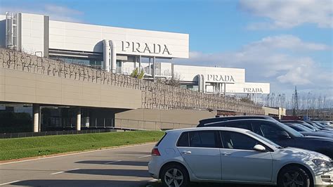 orari apertura spaccik prada montevarchi|The Prada Outlet in Montevarchi .